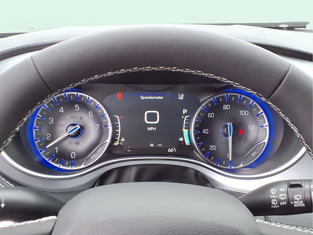New 2026 Chrysler Pacifica Limited w/ Uconnect Theater Family Group AWD/4WD image 8