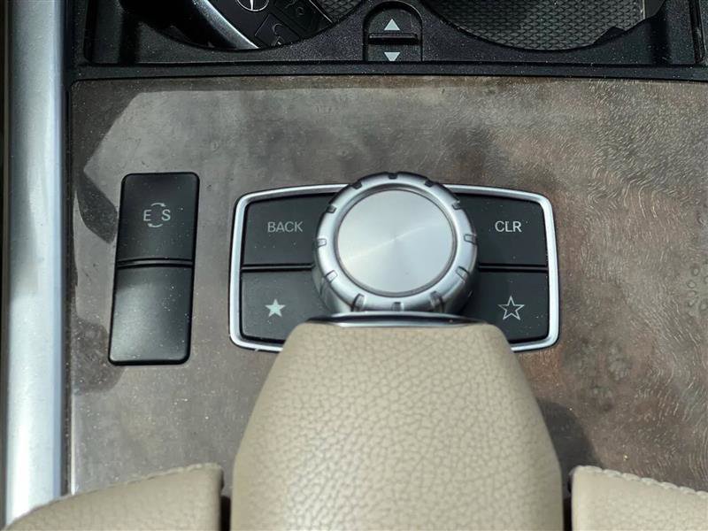 Used 2014 Mercedes-Benz E 350 4MATIC Sedan image 31