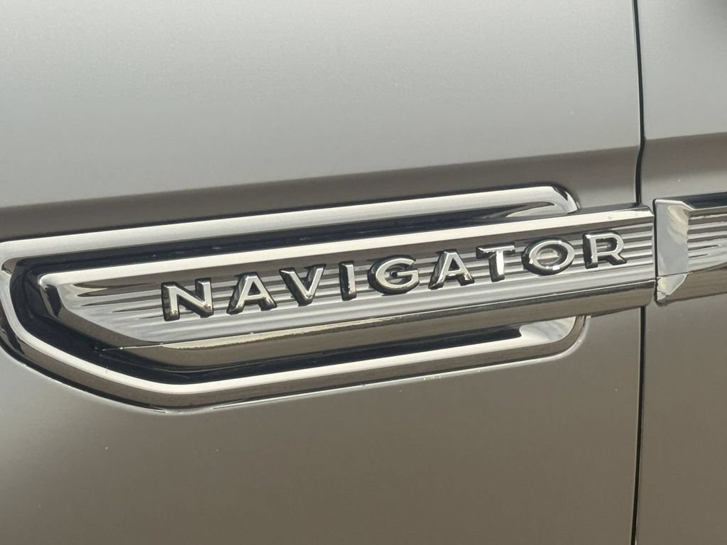 Certified 2023 Lincoln Navigator Black Label AWD/4WD image 10