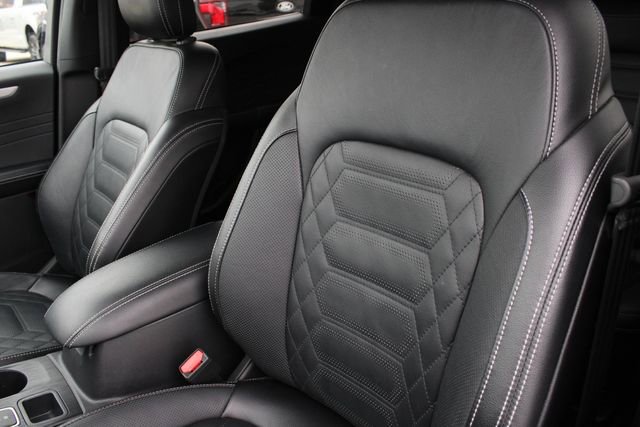 Used 2023 Ford Escape SE w/ PHEV Premium Package FWD image 6