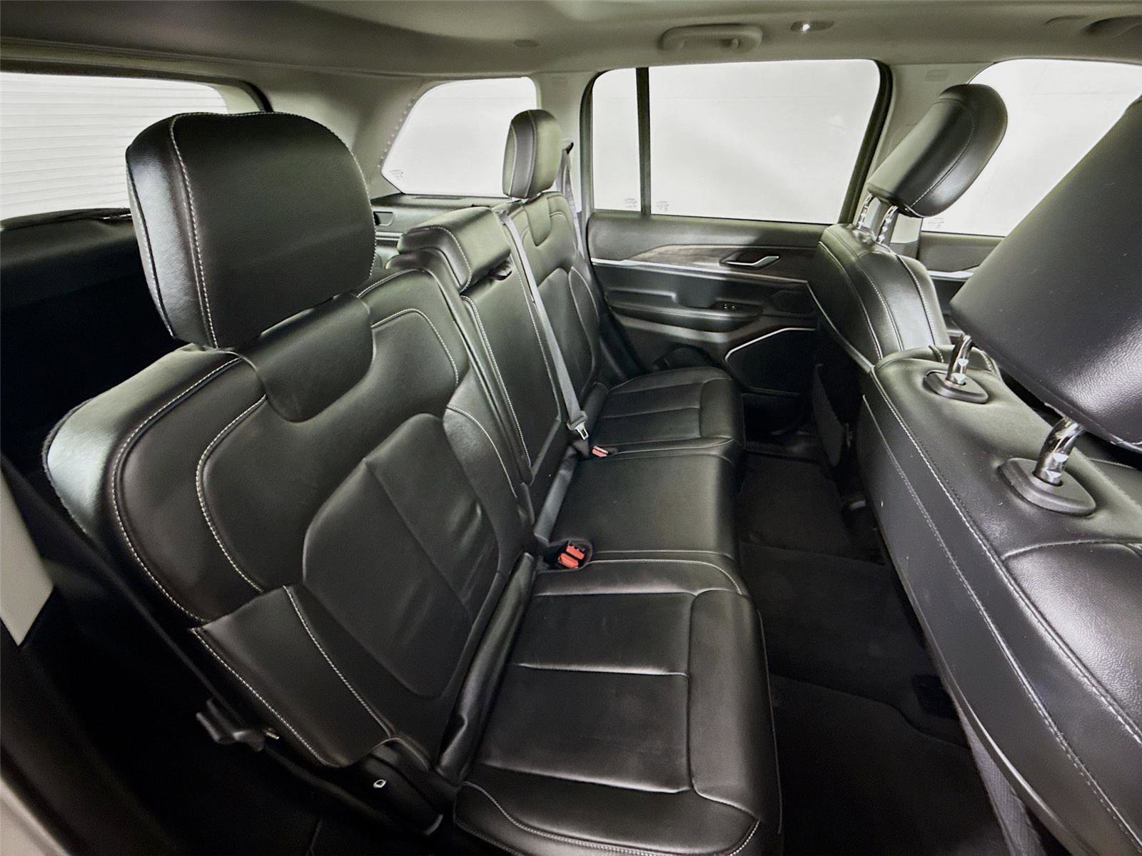 Used 2022 Jeep Grand Cherokee Limited 4xe image 28