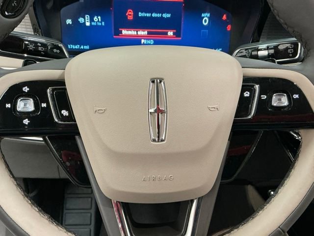 Used 2024 Lincoln Corsair AWD image 28
