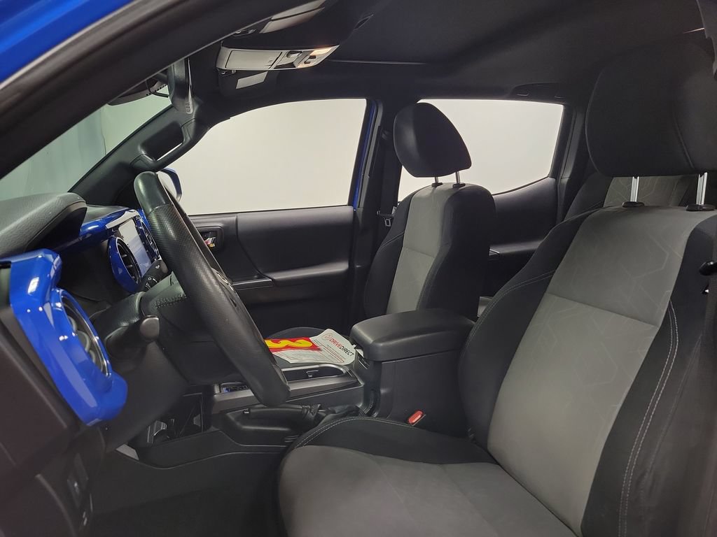 Used 2020 Toyota Tacoma TRD Sport AWD/4WD image 13