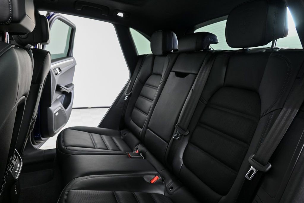New 2026 Porsche Macan image 22