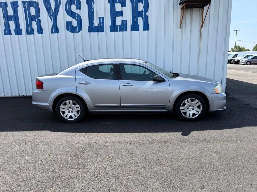Used 2013 Dodge Avenger SE FWD image 9