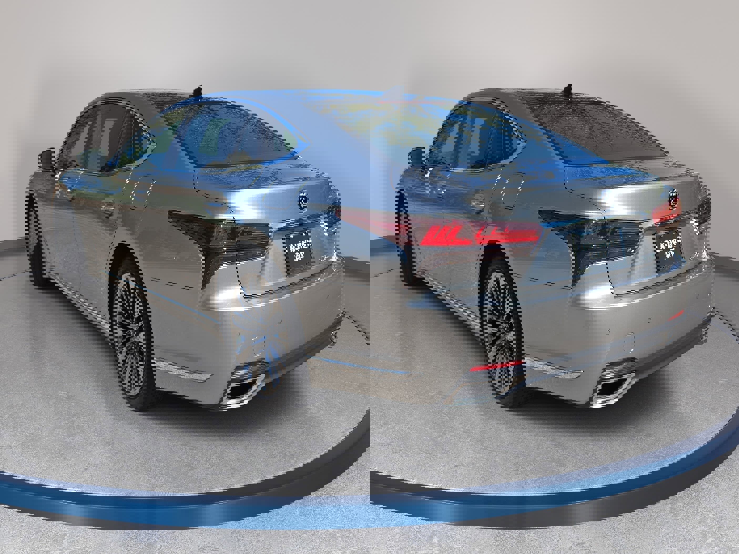 Used 2022 Lexus LS 500 w/ Interior Upgrade Package image 7