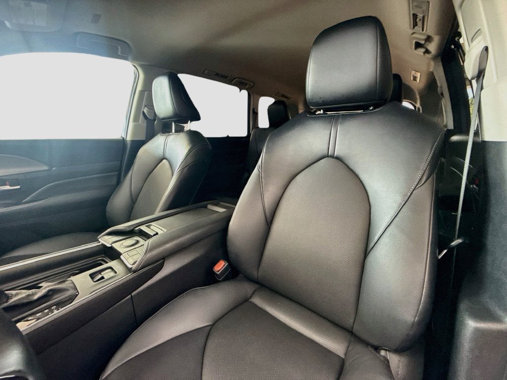 Used 2024 Toyota Grand Highlander AWD image 19