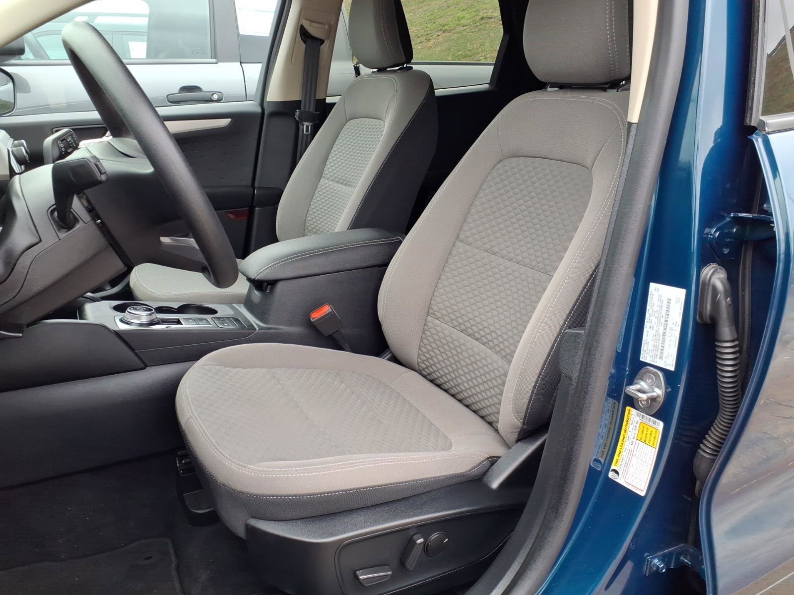 Certified 2020 Ford Escape SE image 11