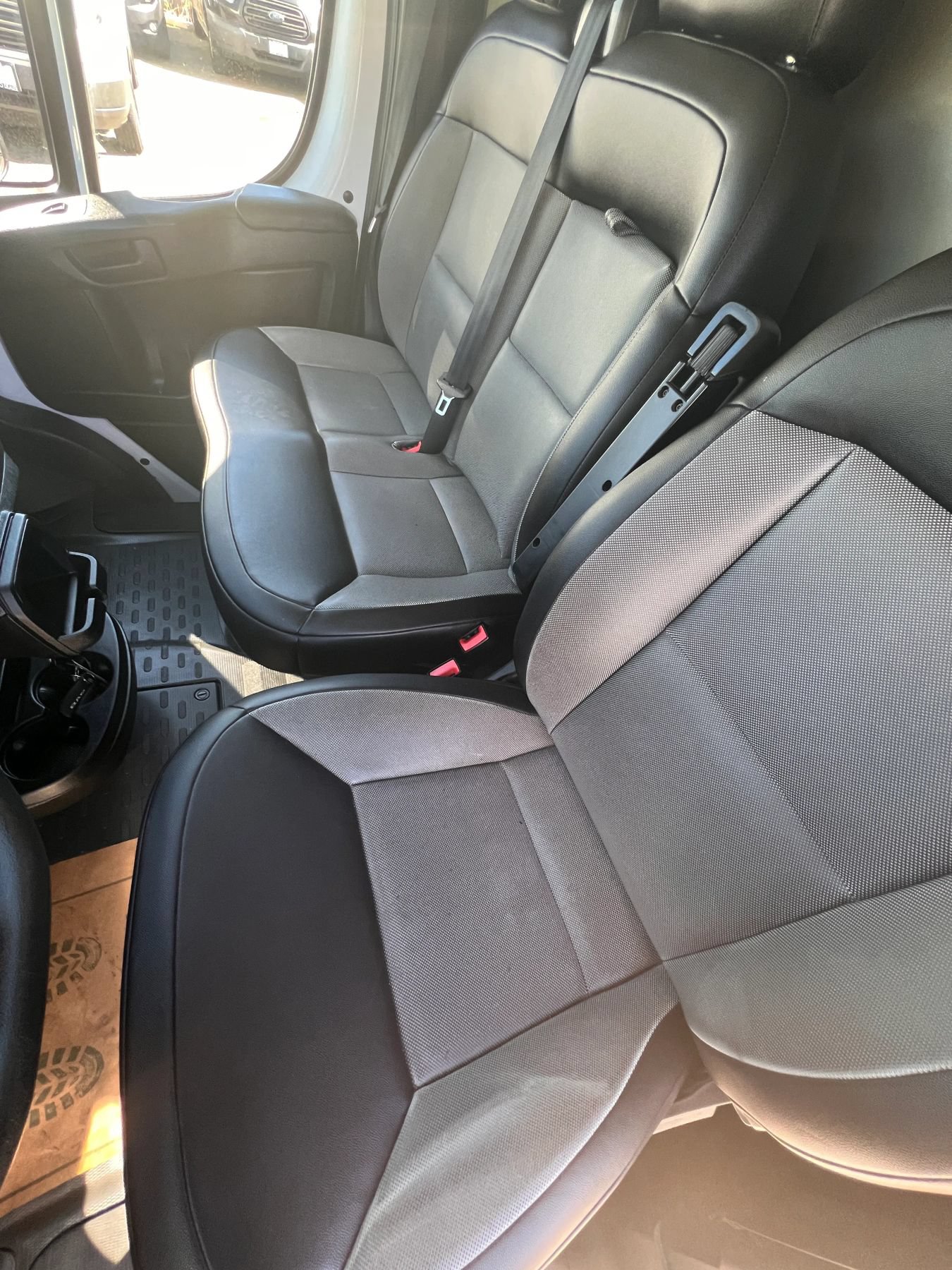 Used 2024 RAM ProMaster 2500 w/ Convenience Group FWD image 11