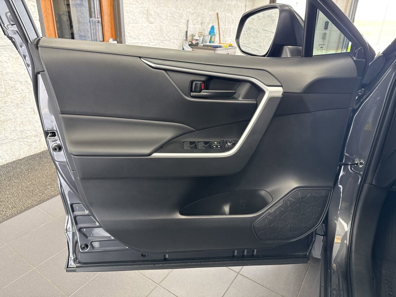 Certified 2025 Toyota RAV4 LE AWD/4WD image 34