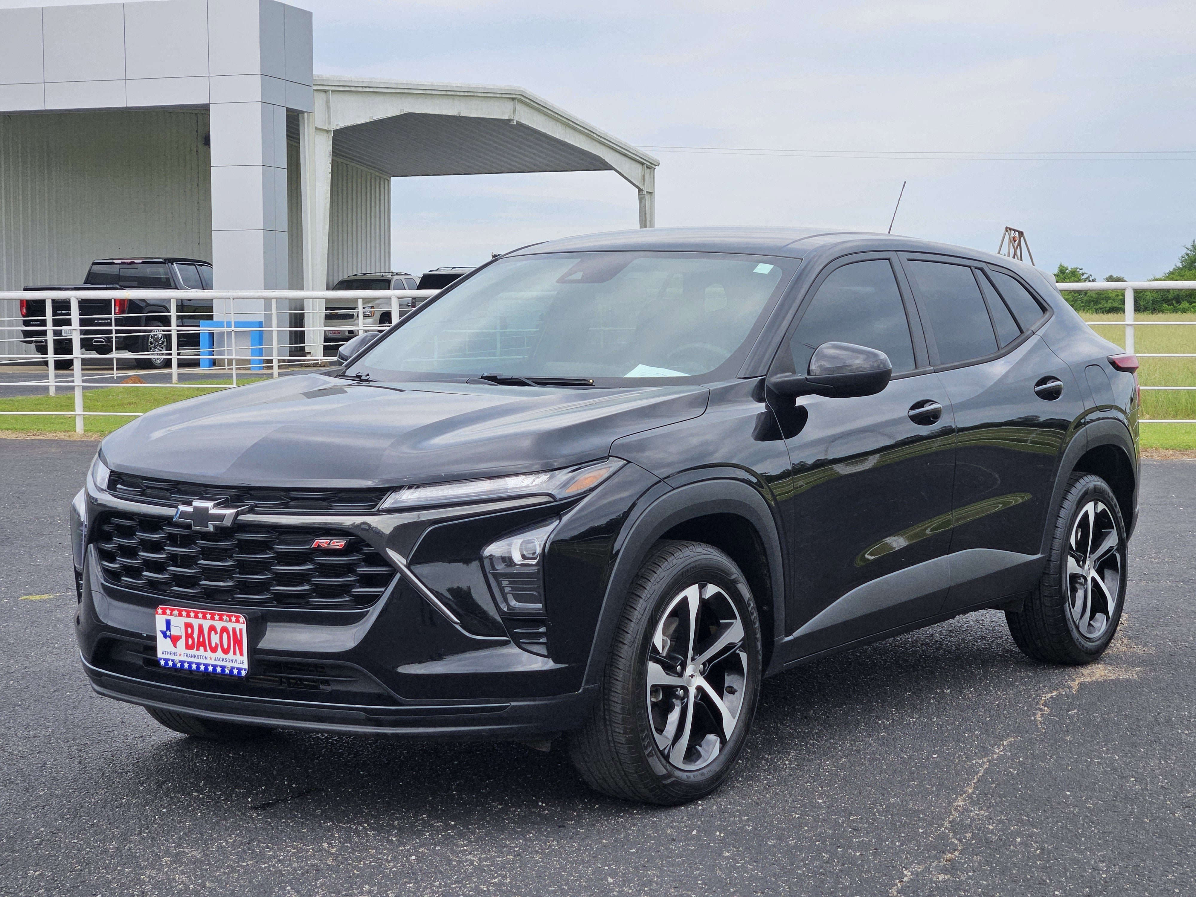 Used 2024 Chevrolet Trax RS w/ Driver Confidence Package FWD image 1