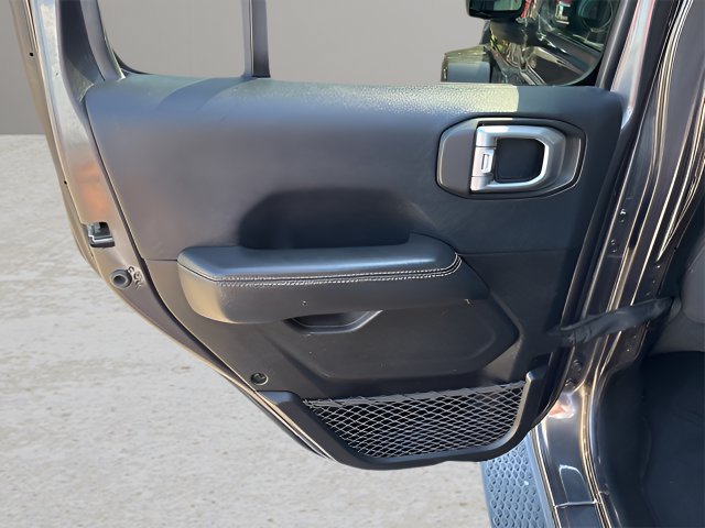 Used 2019 Jeep Wrangler Unlimited Sahara w/ Cold Weather Group AWD/4WD image 17