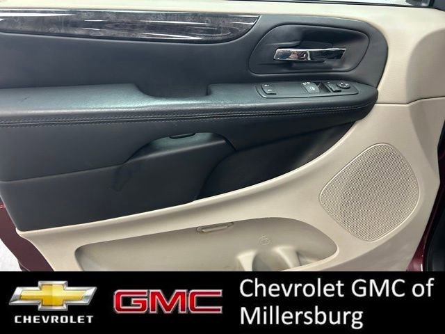 Used 2017 Dodge Grand Caravan SE image 12