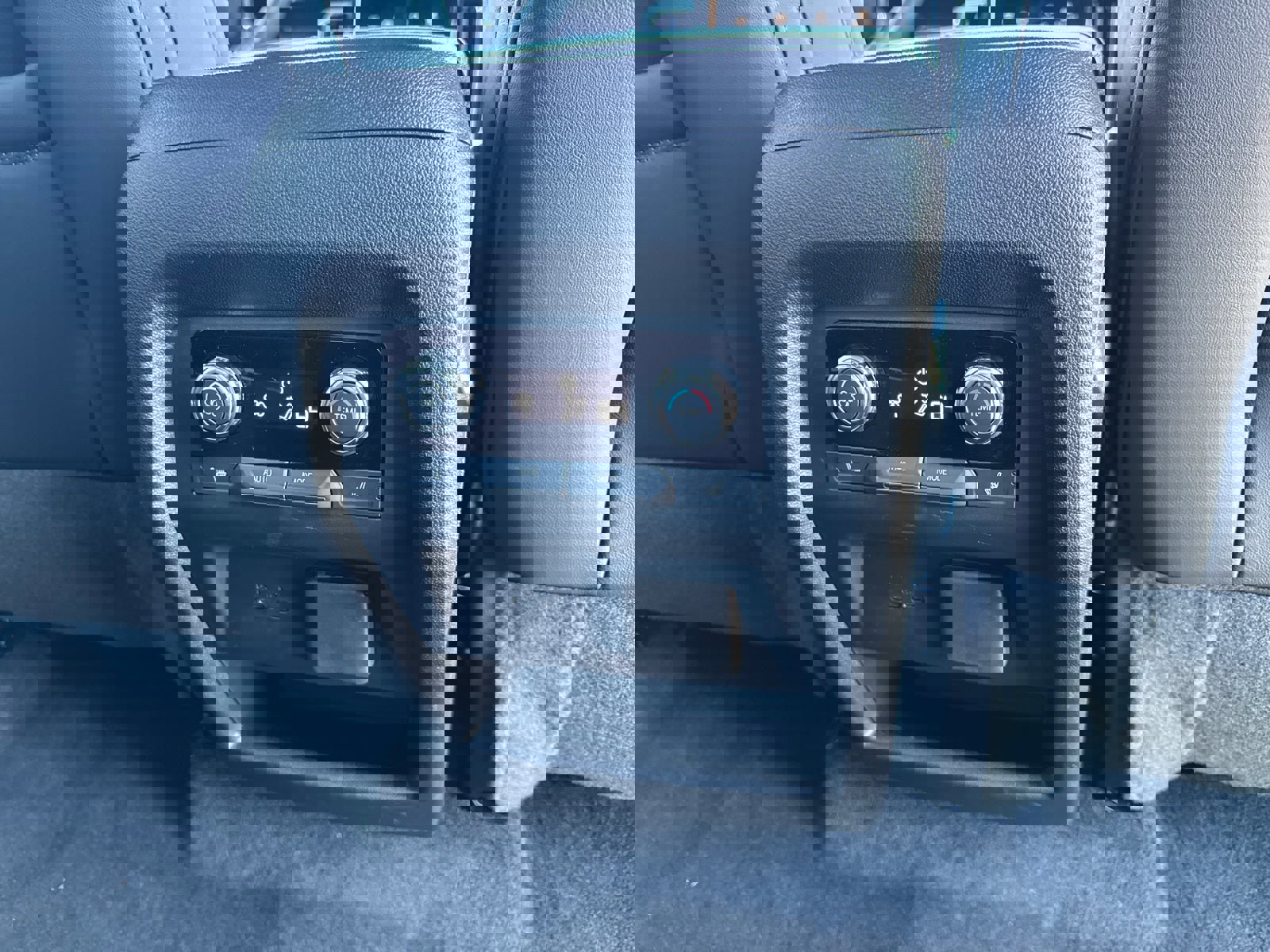 Used 2025 GMC Acadia Denali w/ Super Cruise Package image 21