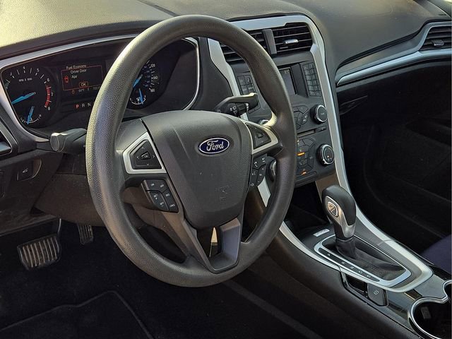 Used 2016 Ford Fusion SE image 19