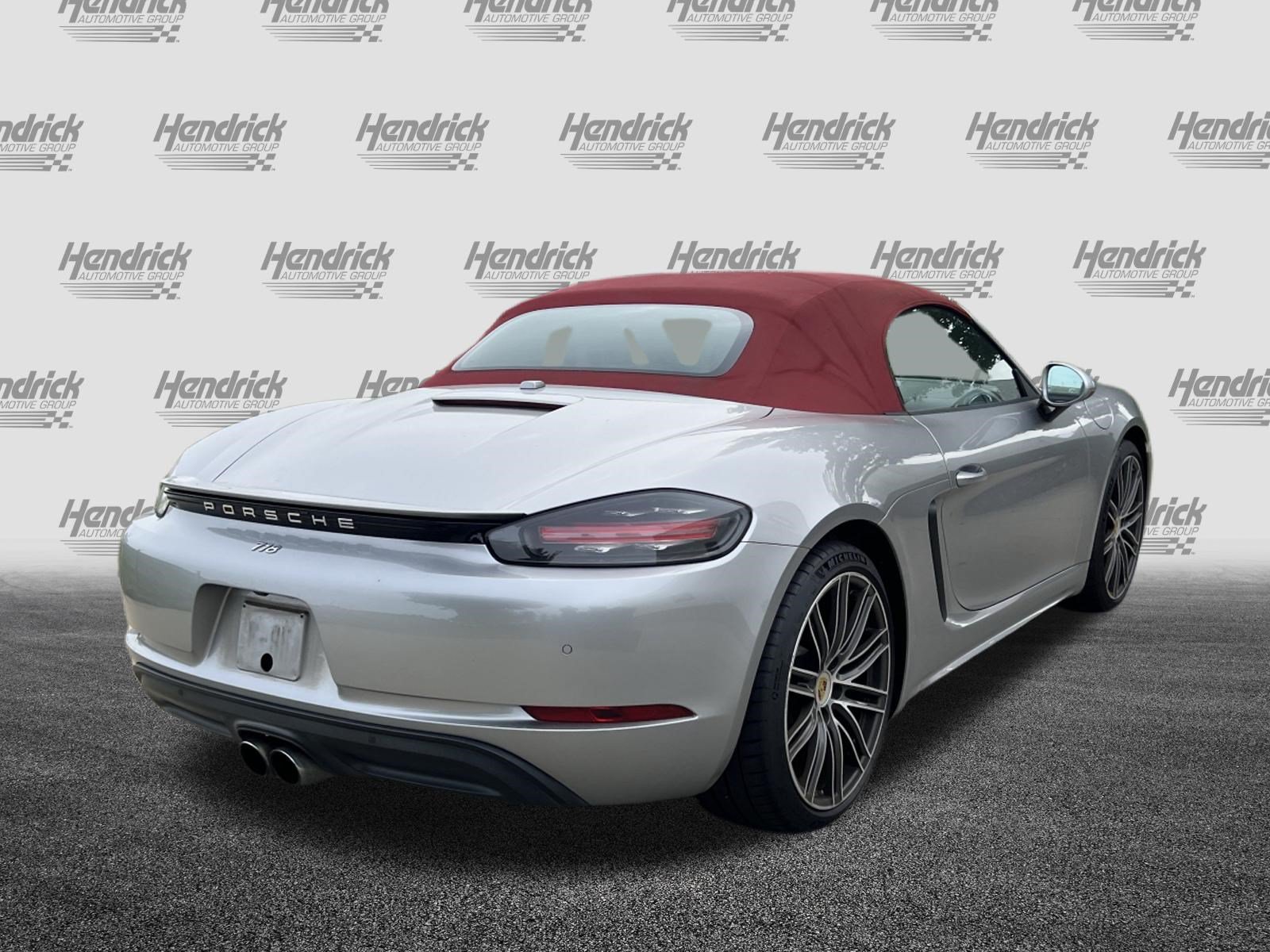 Used 2017 Porsche 718 Boxster RWD image 10