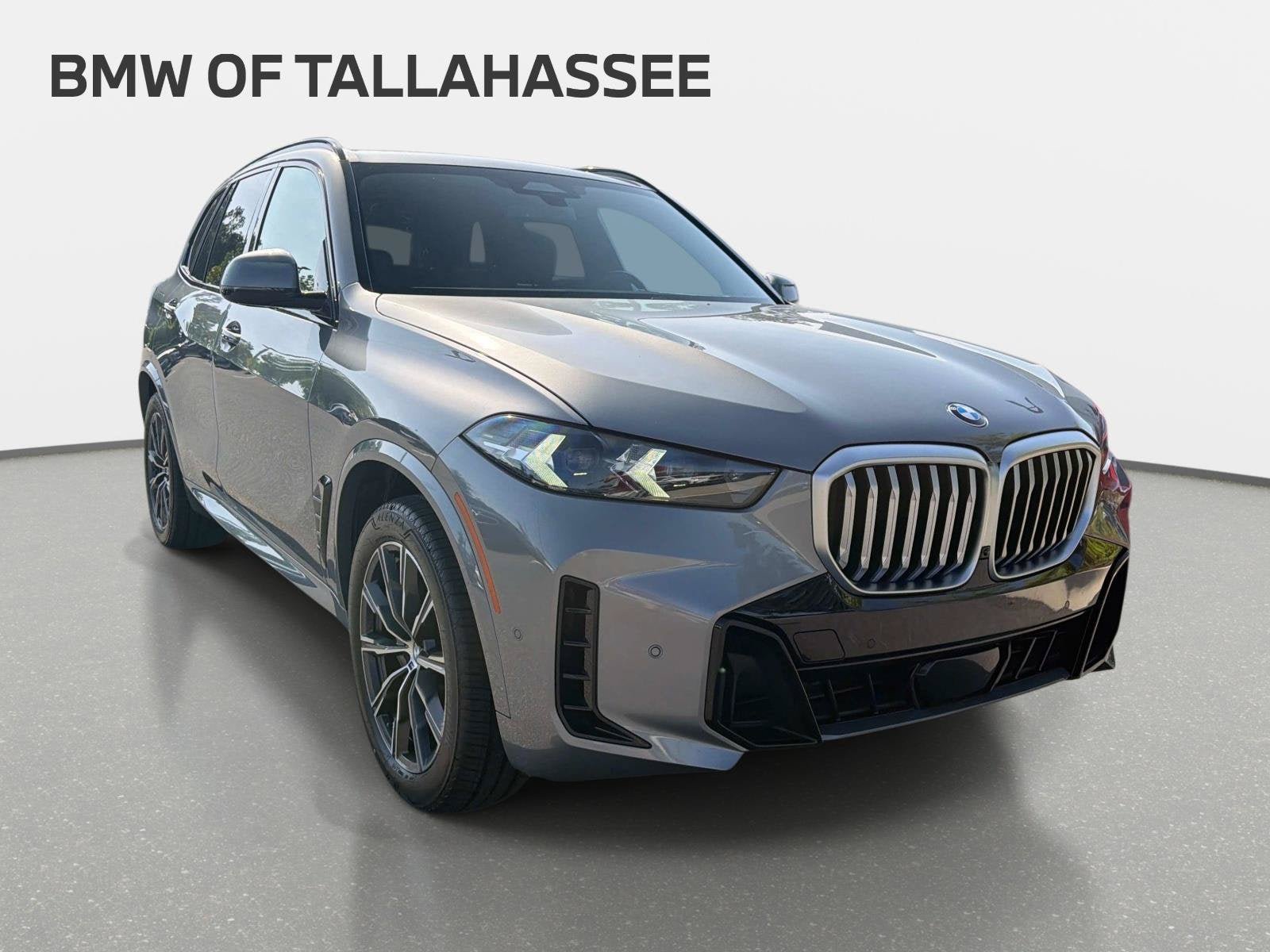 Used 2024 BMW X5 sDrive40i w/ M Sport Package RWD image 3
