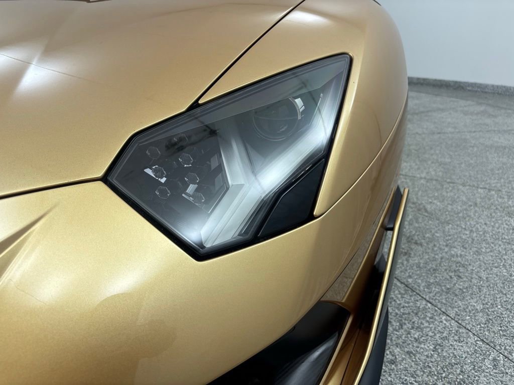 Used 2019 Lamborghini Aventador SVJ image 26