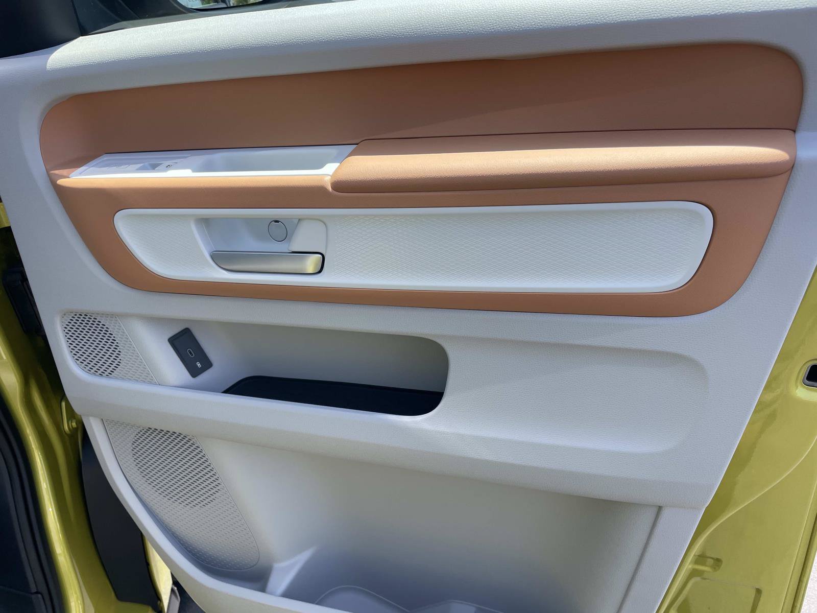 Certified 2025 Volkswagen ID. Buzz 1st Edition RWD image 28