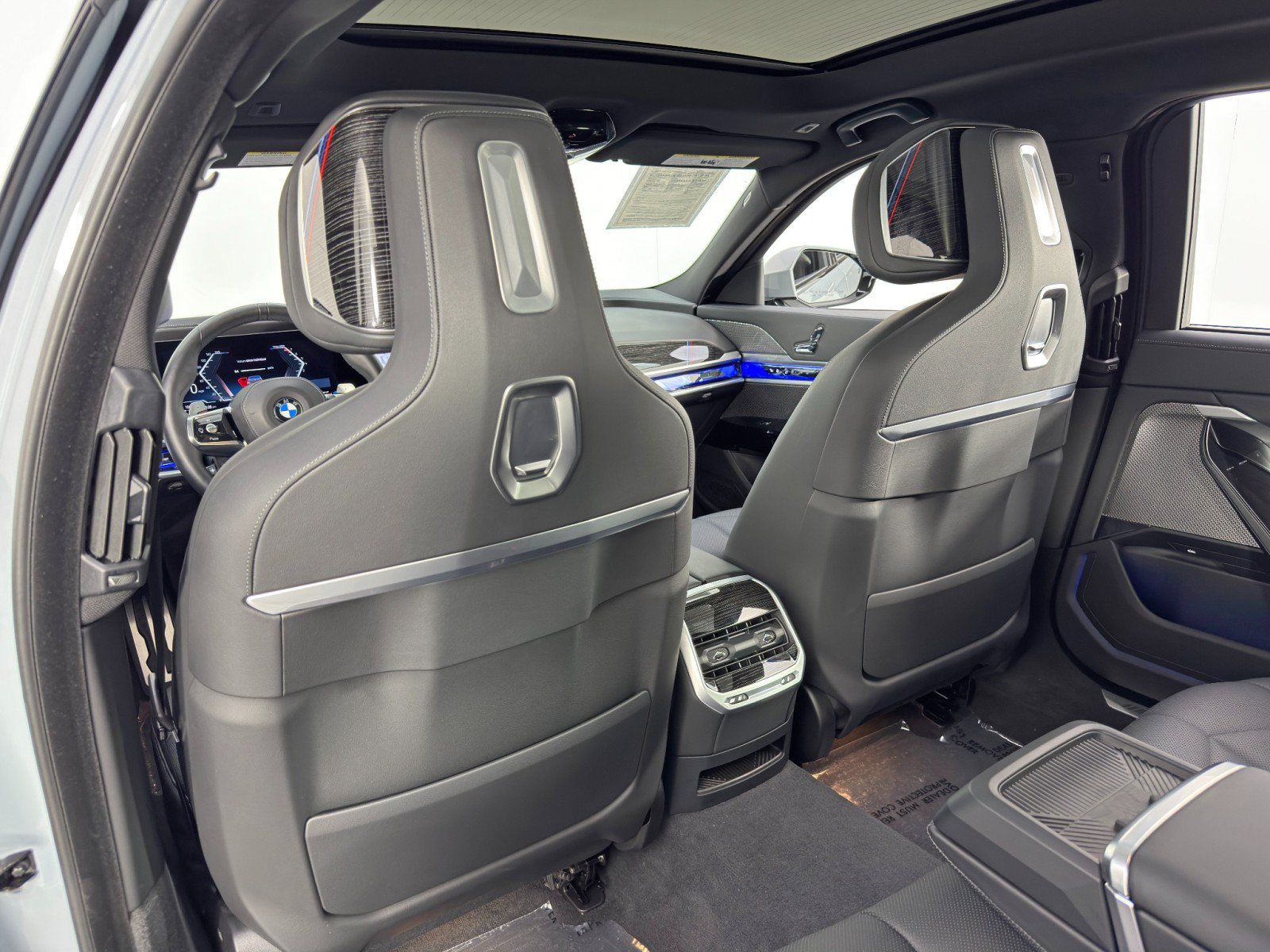 Used 2024 BMW 740i w/ Premium Package 2 RWD image 46