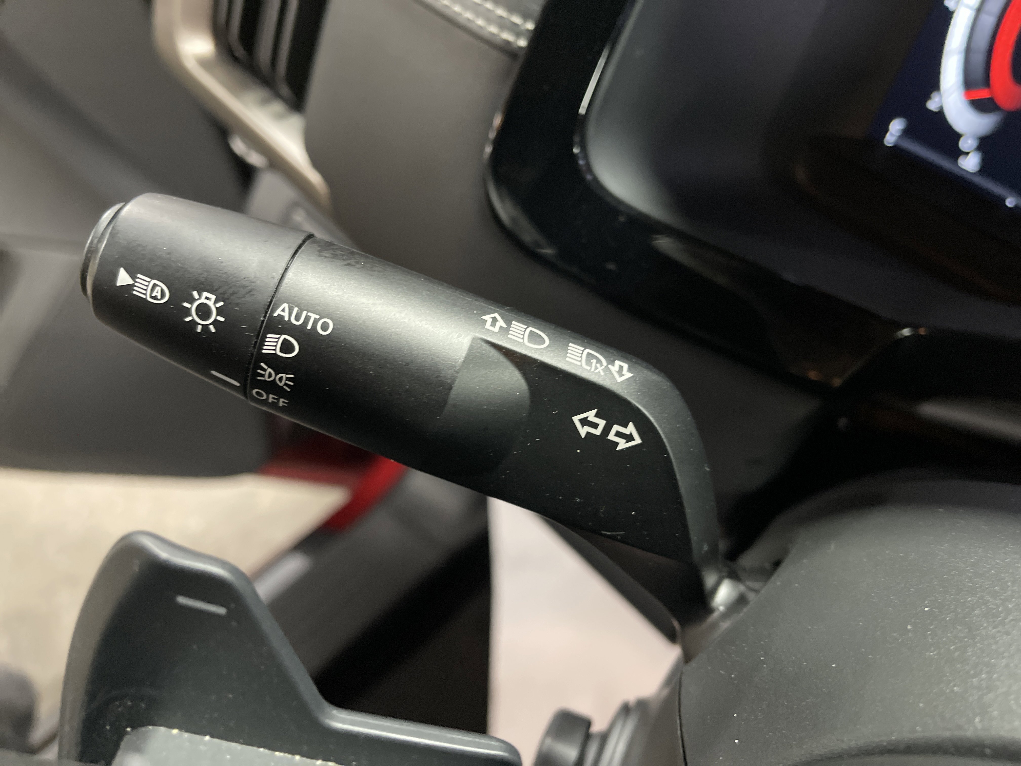 Used 2023 Nissan Pathfinder Platinum image 23