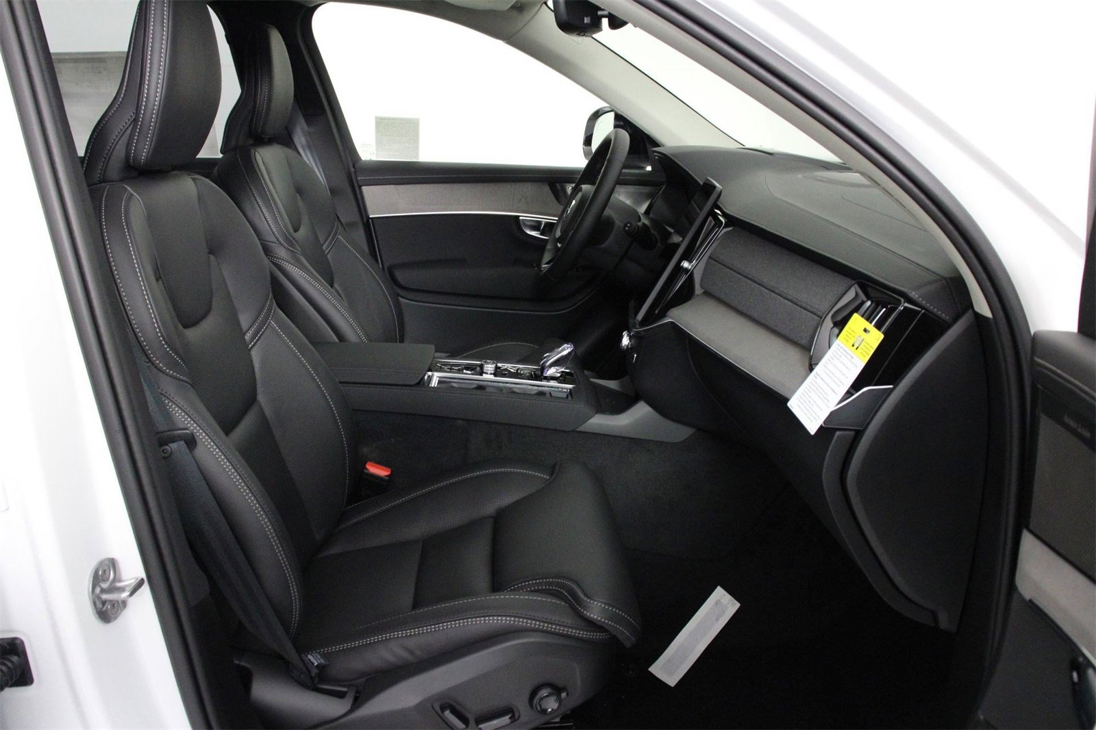 New 2026 Volvo XC90 B6 Ultra image 10