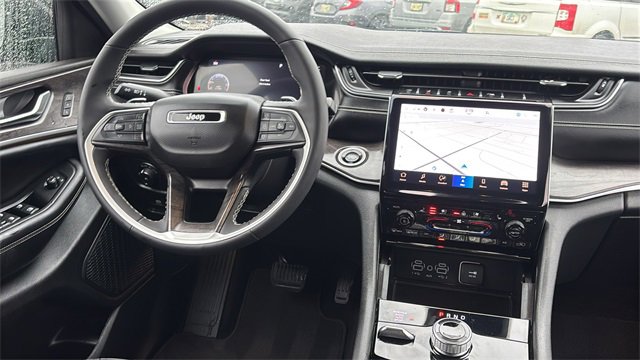 Used 2023 Jeep Grand Cherokee L Limited w/ Luxury Tech Group II image 7