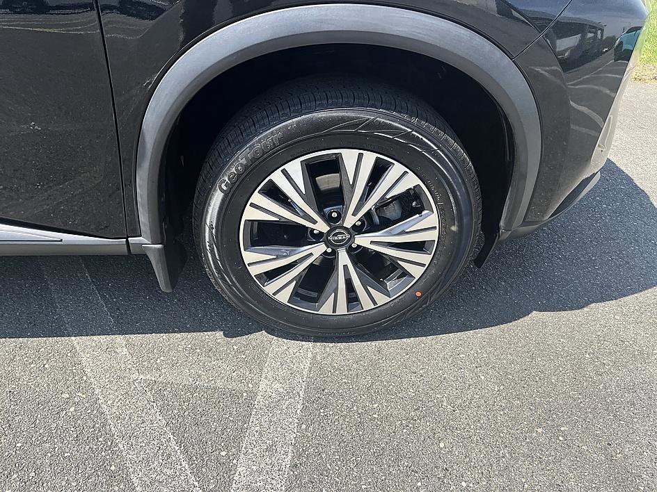 Certified 2022 Nissan Rogue SV image 11