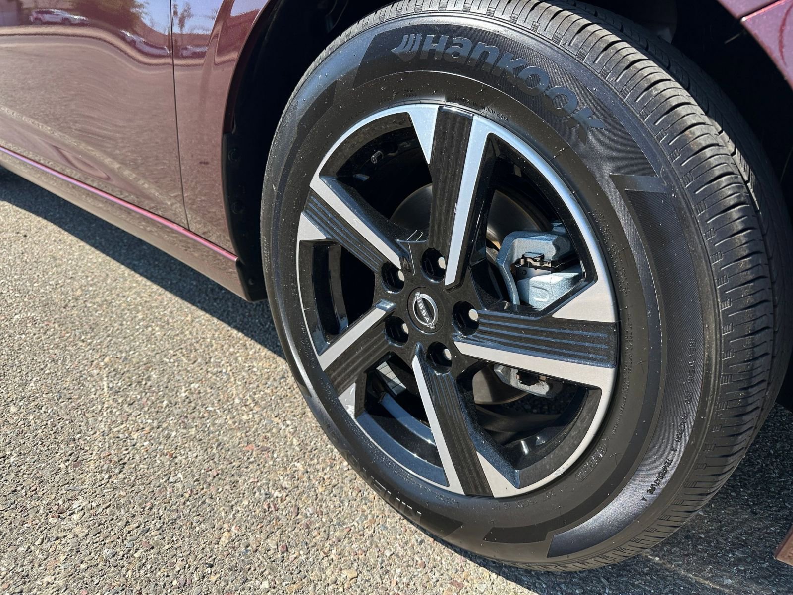 Used 2025 Nissan Sentra SV image 29