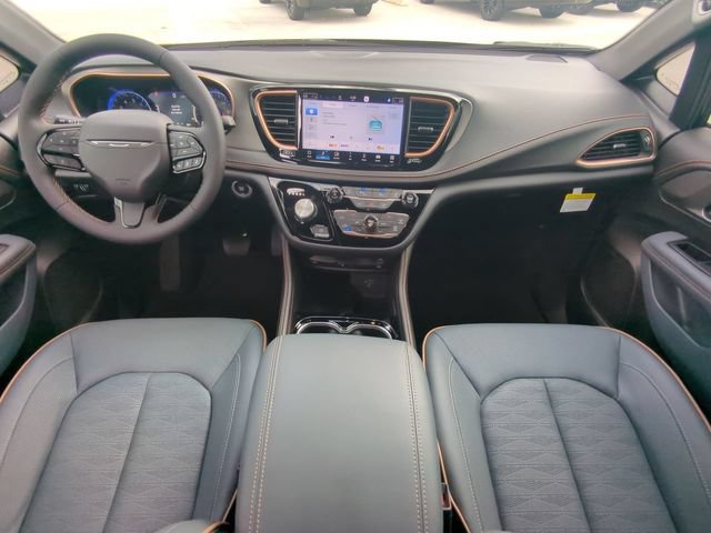 New 2027 Chrysler Pacifica Pinnacle w/ Theater Group AWD/4WD image 18