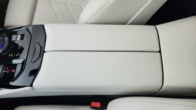 Used 2025 BMW 530i RWD image 56