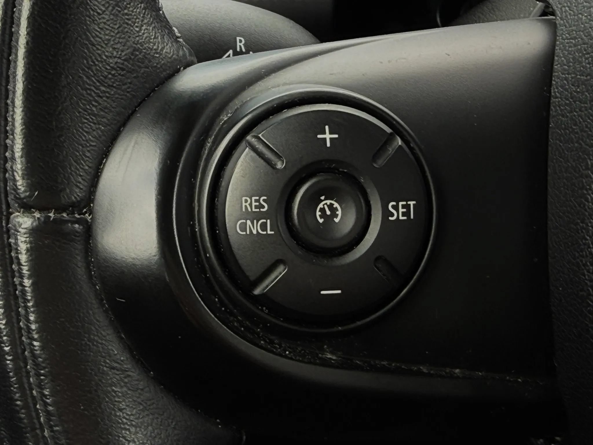 Used 2018 MINI Cooper 4-Door Hardtop FWD image 29