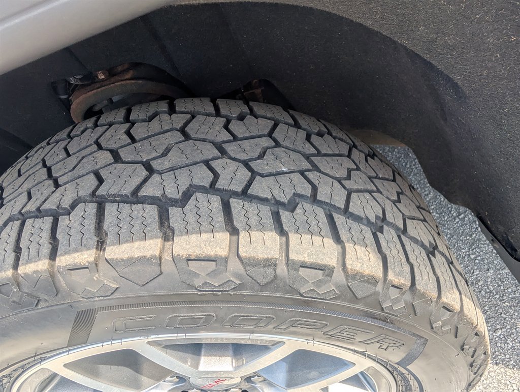 Used 2017 GMC Sierra 1500 SLT w/ All Terrain X Package image 9