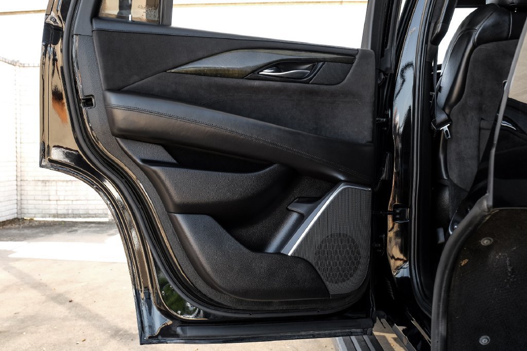 Used 2020 Cadillac Escalade Platinum AWD/4WD image 54