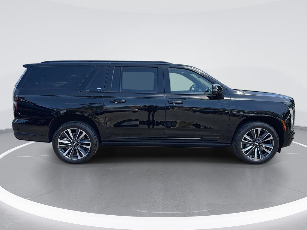 Used 2025 Cadillac Escalade ESV Sport AWD/4WD image 3