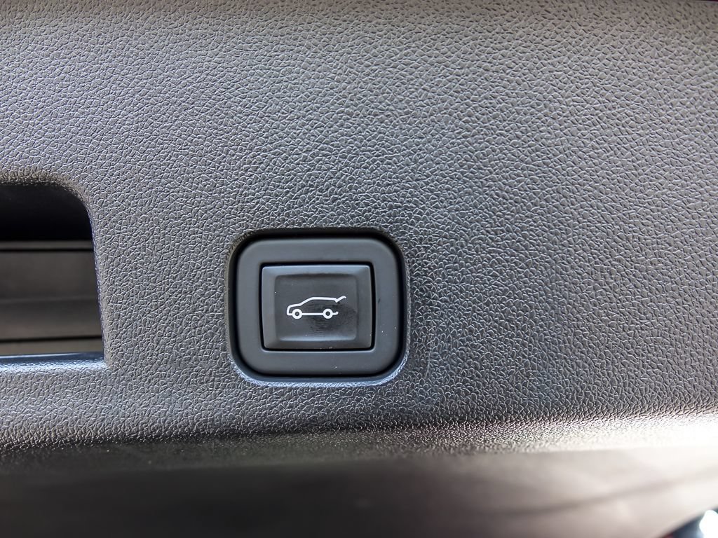 Used 2024 Chevrolet Traverse RS w/ LPO, Floor Liner Package AWD/4WD image 31