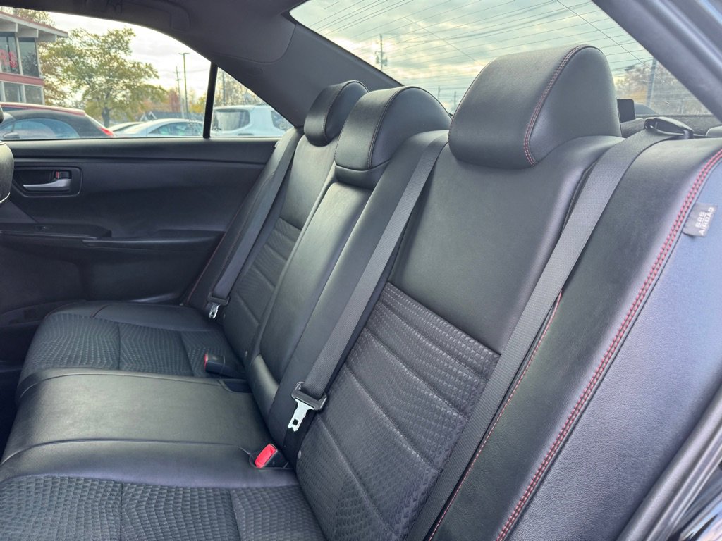 Used 2015 Toyota Camry LE image 23