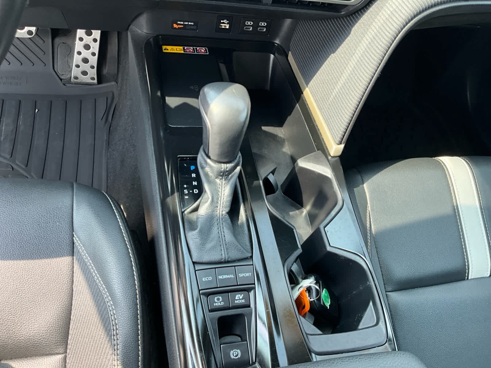 Used 2025 Toyota Camry SE FWD image 23