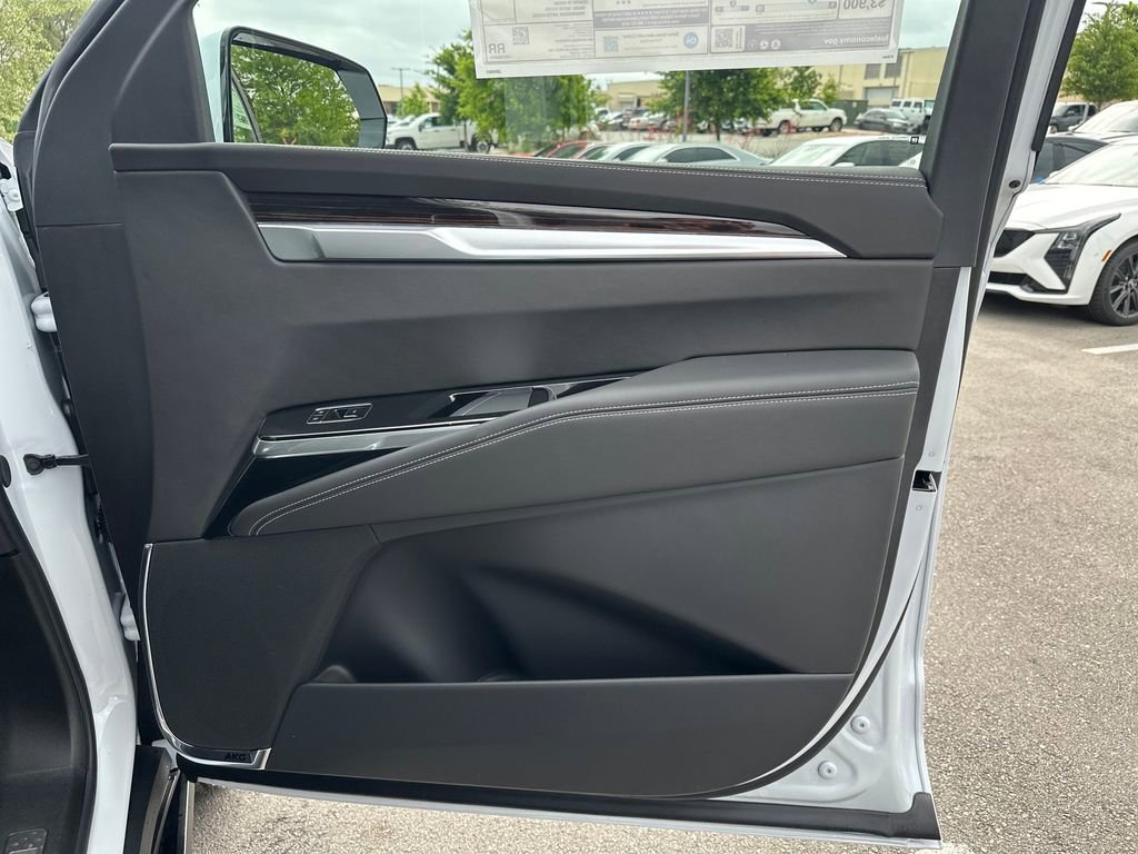 New 2026 Cadillac Escalade ESV Luxury w/ LPO, Floor Liner Package AWD/4WD image 15