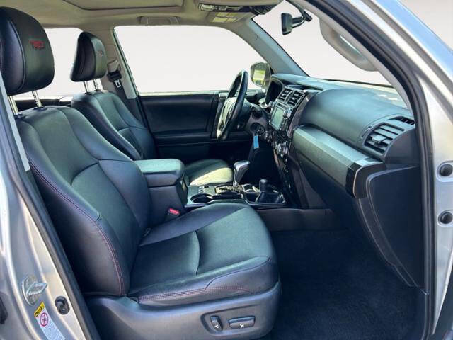 Used 2018 Toyota 4Runner 4WD image 10