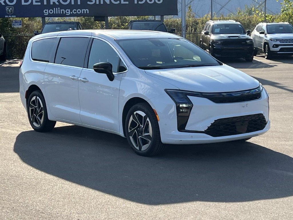 New 2027 Chrysler Pacifica Limited AWD/4WD image 8