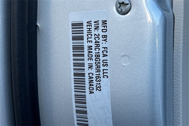 Used 2024 Chrysler Pacifica Touring-L image 36