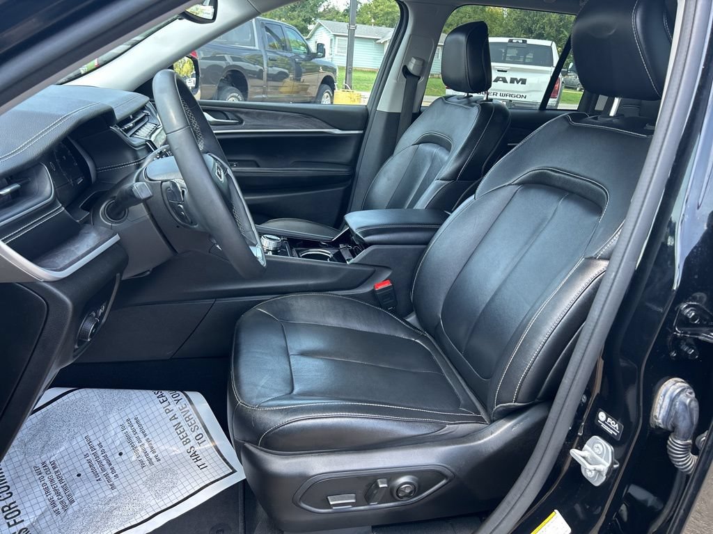 Used 2023 Jeep Grand Cherokee Limited AWD/4WD image 10