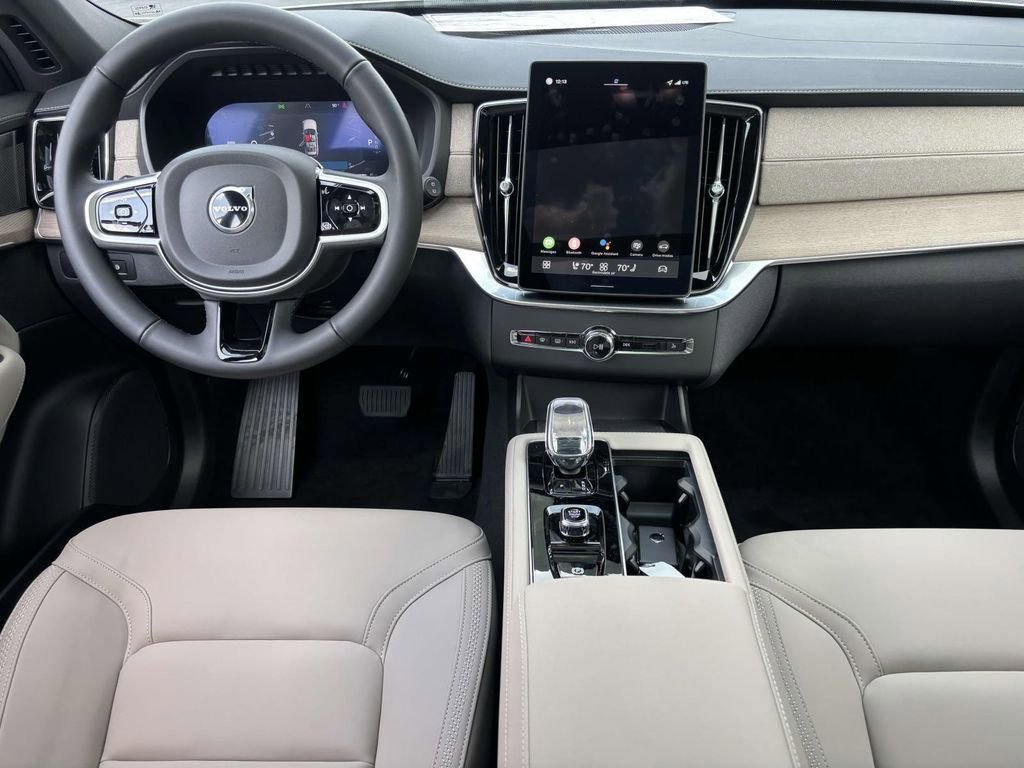 New 2026 Volvo XC90 T8 Plus w/ Protection Package Premier image 29
