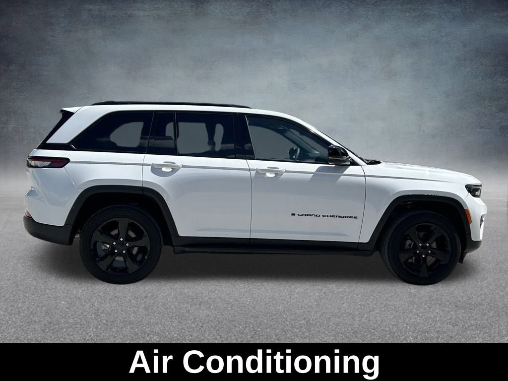 Certified 2024 Jeep Grand Cherokee Altitude image 6