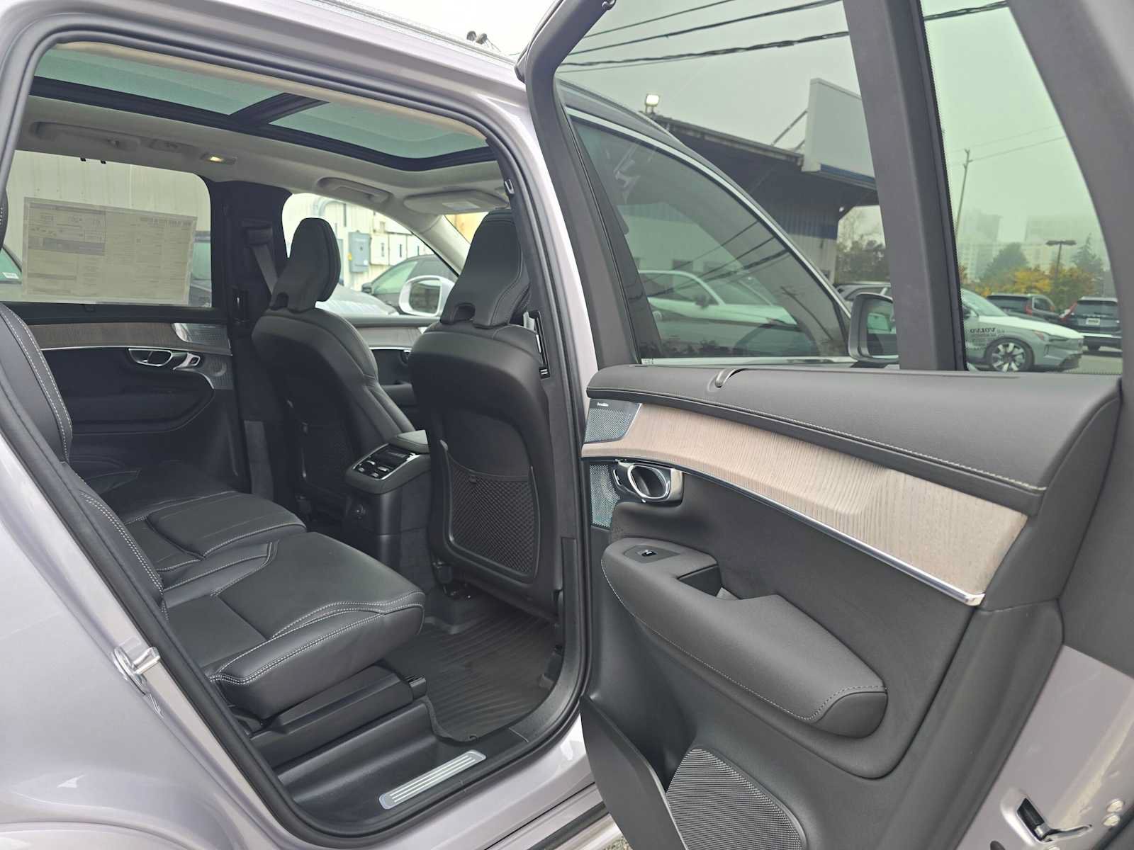 New 2027 Volvo XC90 T8 Ultra AWD/4WD image 13