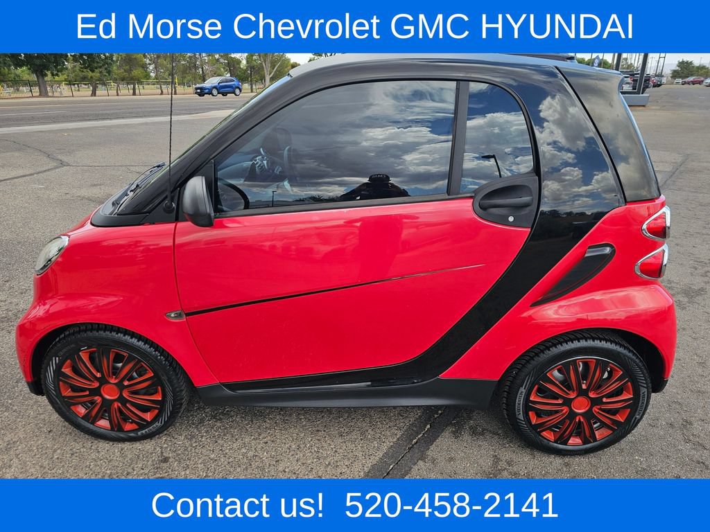 Used 2014 smart fortwo passion RWD image 2