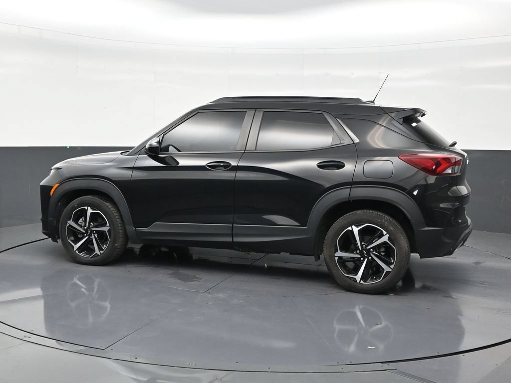 Used 2022 Chevrolet TrailBlazer RS w/ Sun and Liftgate Package FWD image 2