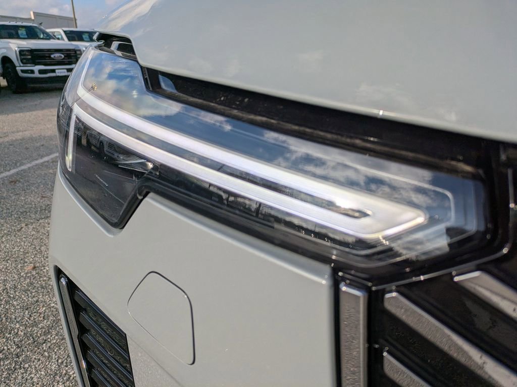 New 2026 Volvo XC90 B6 Plus w/ Protection Package Premier image 10