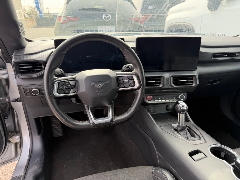 Used 2024 Ford Mustang Convertible image 8